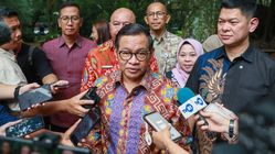 Gubernur Pramono Anung Minta Pengurangan Ukuran Bedeng Proyek di TB Simatupang untuk Kurangi Kemacetan 1 AA1Kwkaa